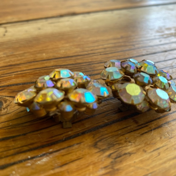 Vintage clip on earrings - Picture 4 of 12